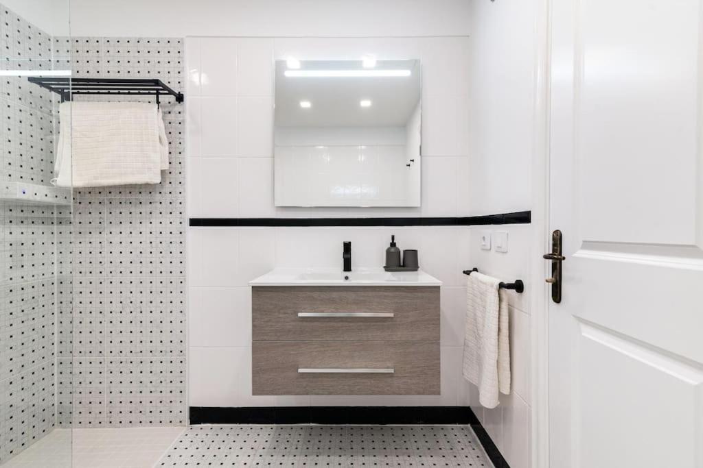 Miratlantico, Aguilas Del Teide. Apartment *
